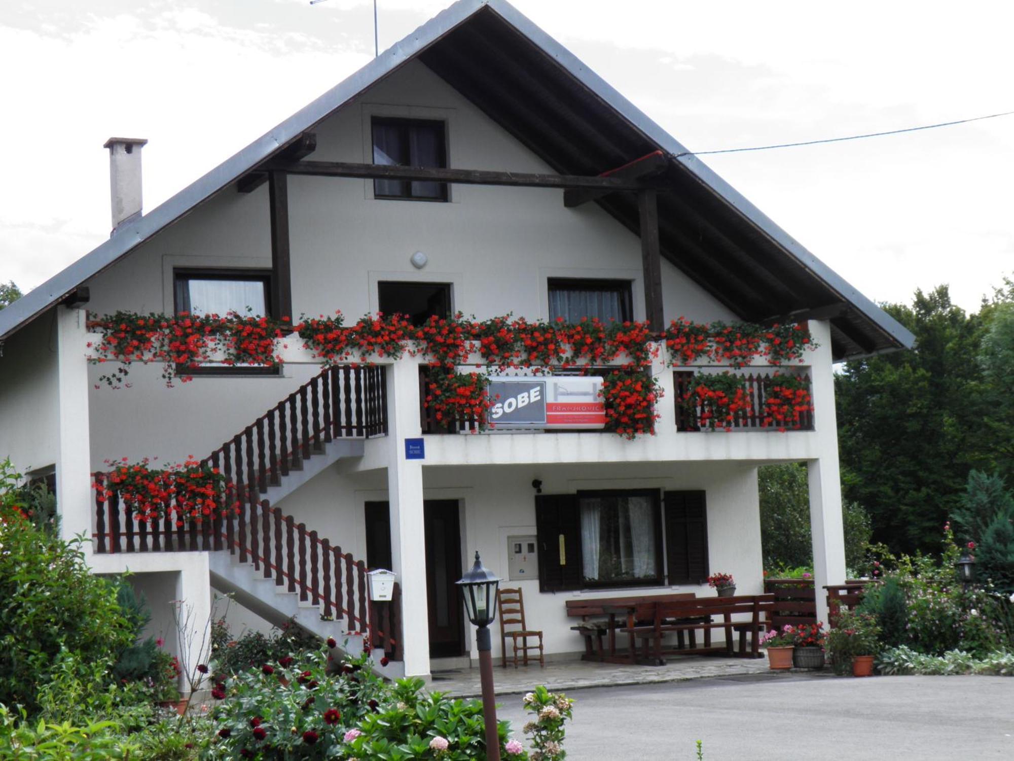 House Janja Plitvice Hotell Selište Drežničko Eksteriør bilde