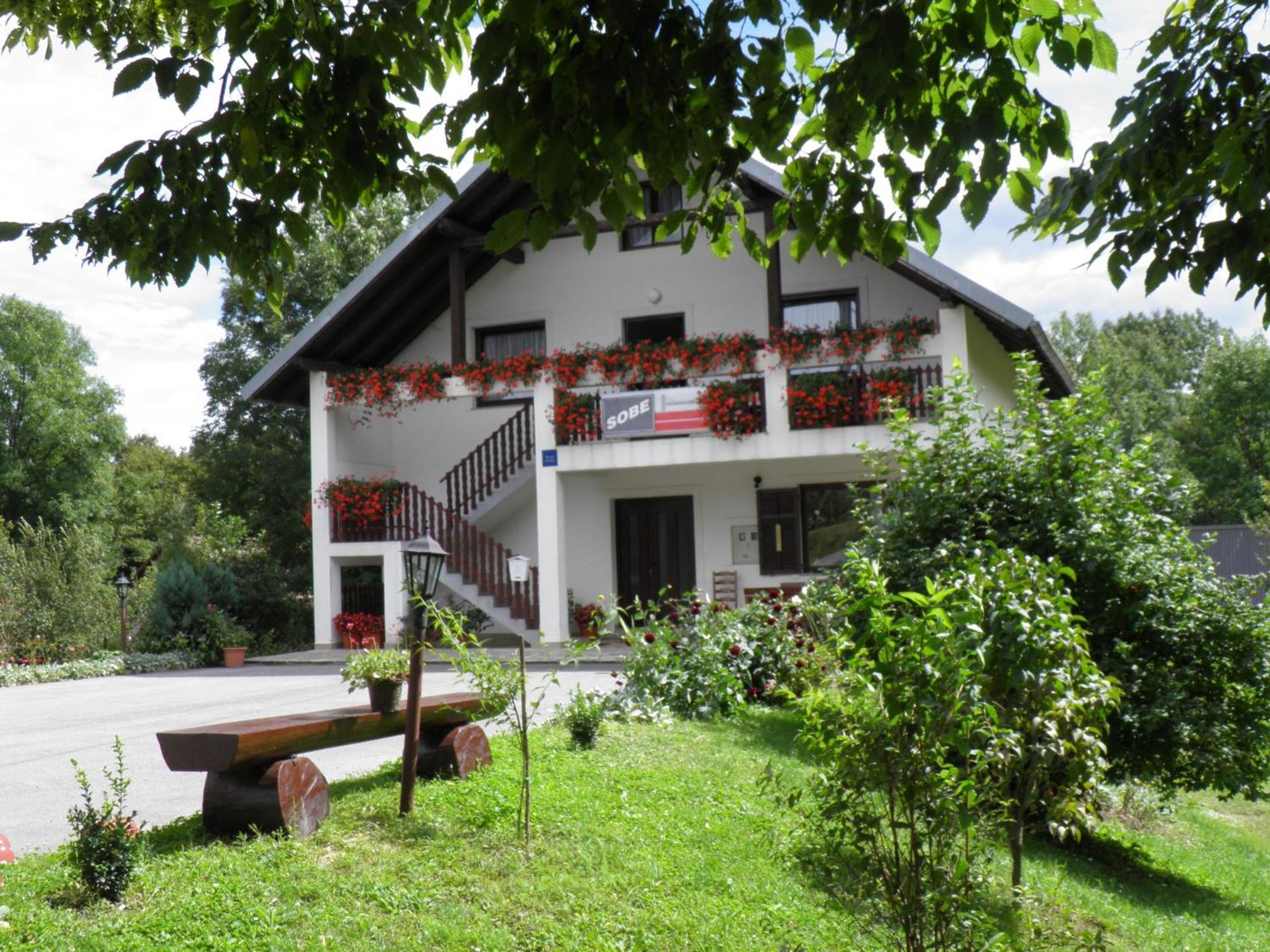 House Janja Plitvice Hotell Selište Drežničko Eksteriør bilde